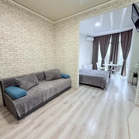 84и2 Apartment Odessa