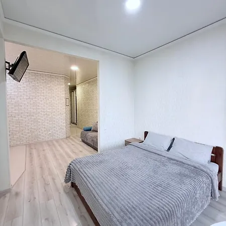84и2 Apartment Odessa