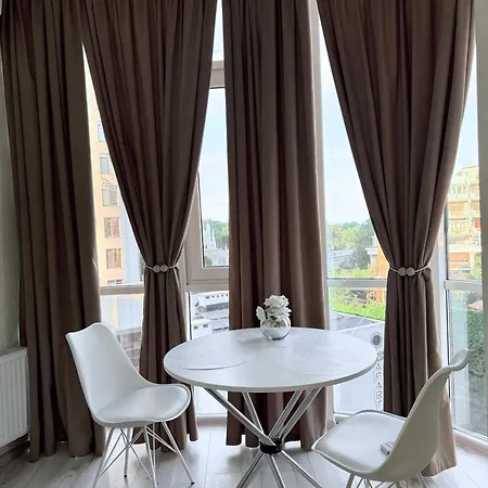 84и2 Apartment Odessa